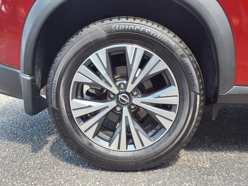 Used 2023 Nissan Rogue SV image 5