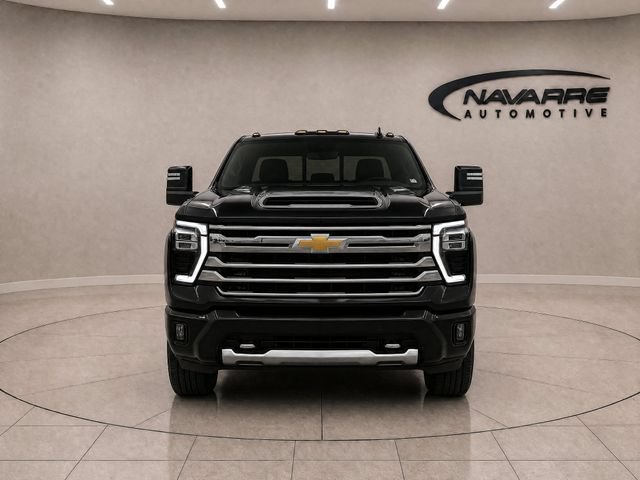 Used 2024 Chevrolet Silverado 2500 High Country w/ High Country Premium Package AWD/4WD image 2