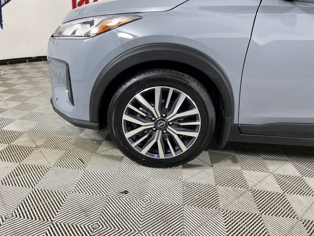 Used 2023 Nissan Kicks SV image 24