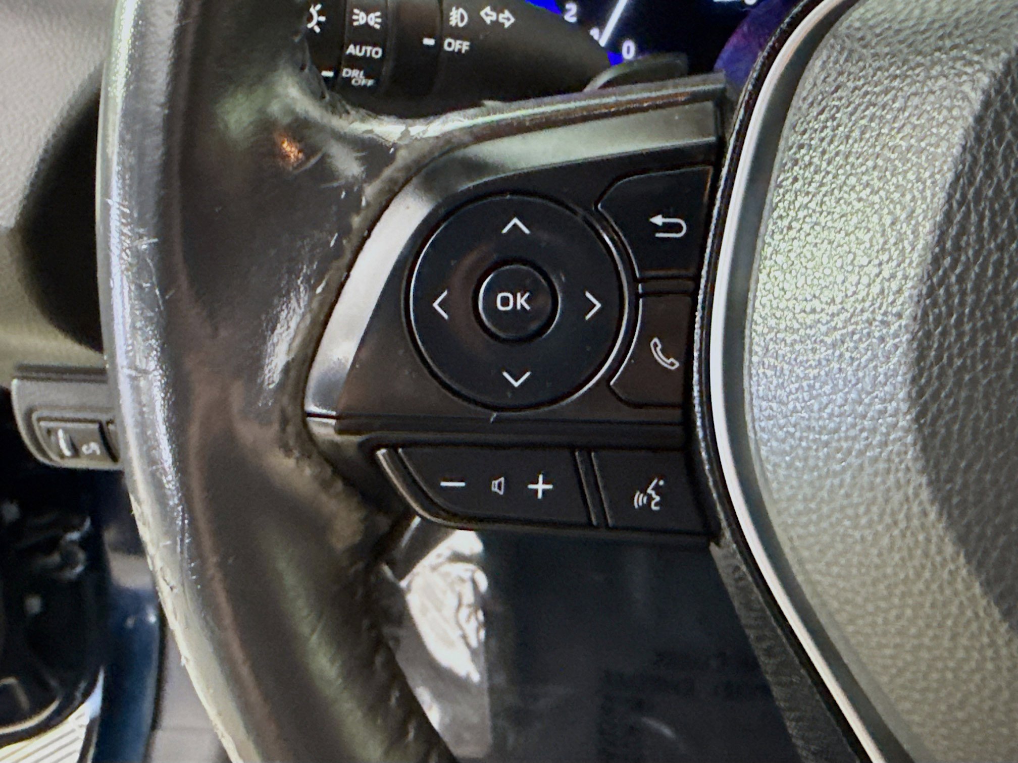 Used 2019 Toyota Corolla XSE FWD image 14