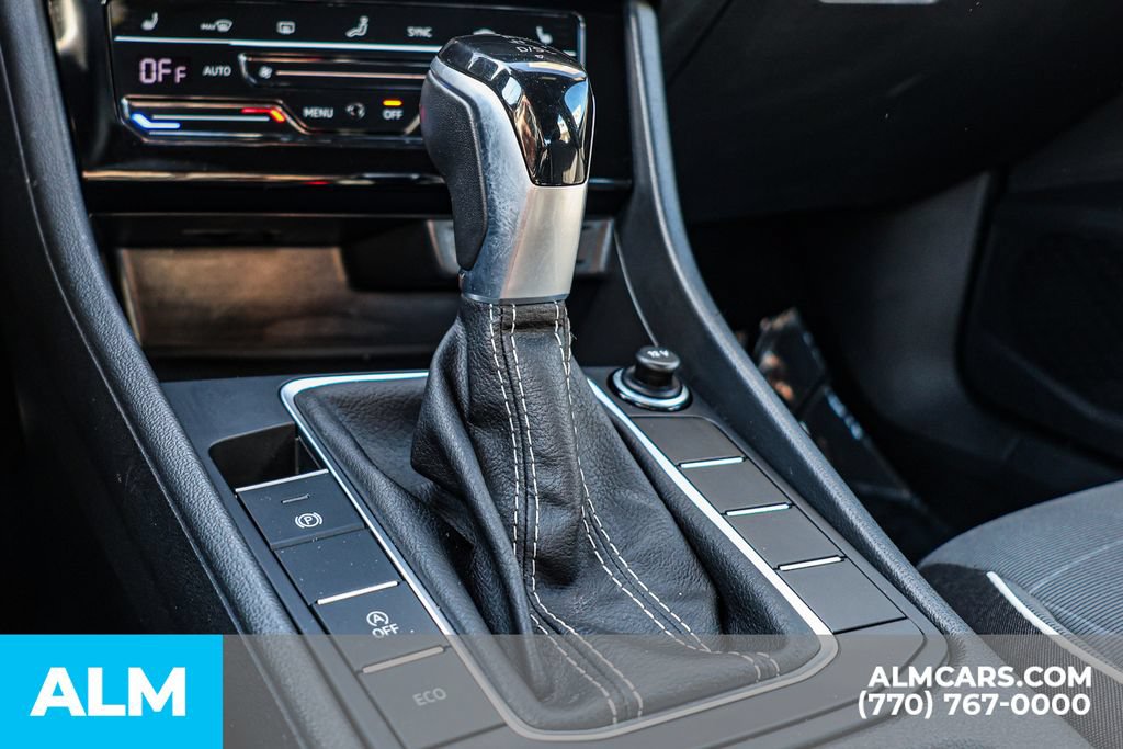 Used 2025 Volkswagen Jetta Sport FWD image 40
