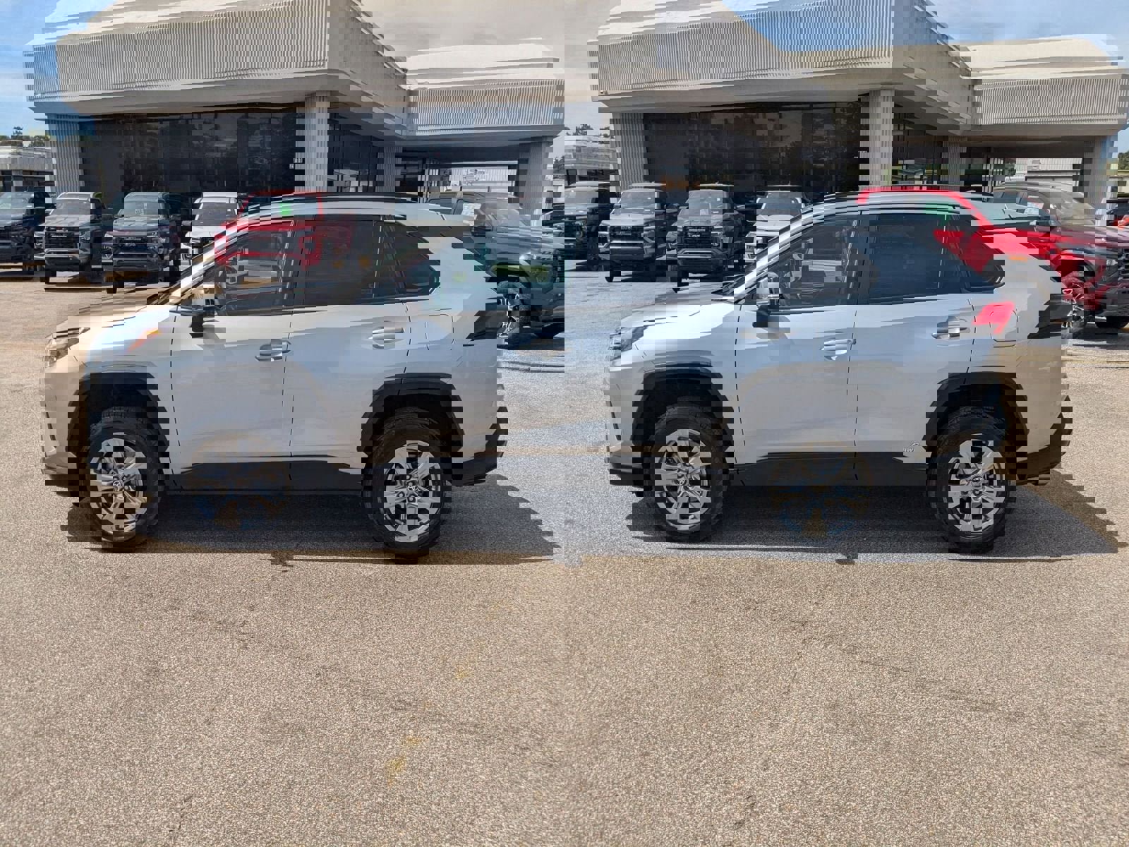 Used 2024 Toyota RAV4 XLE image 2