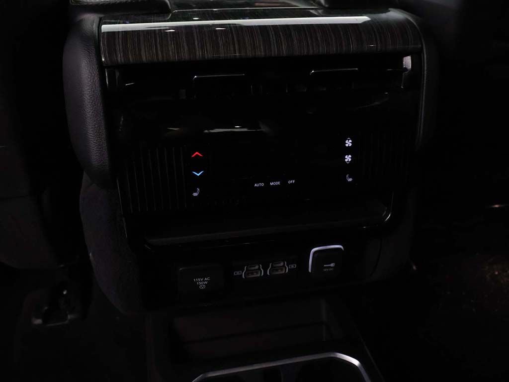 Used 2022 Jeep Wagoneer Series III w/ Flexible Seating Group AWD/4WD image 54