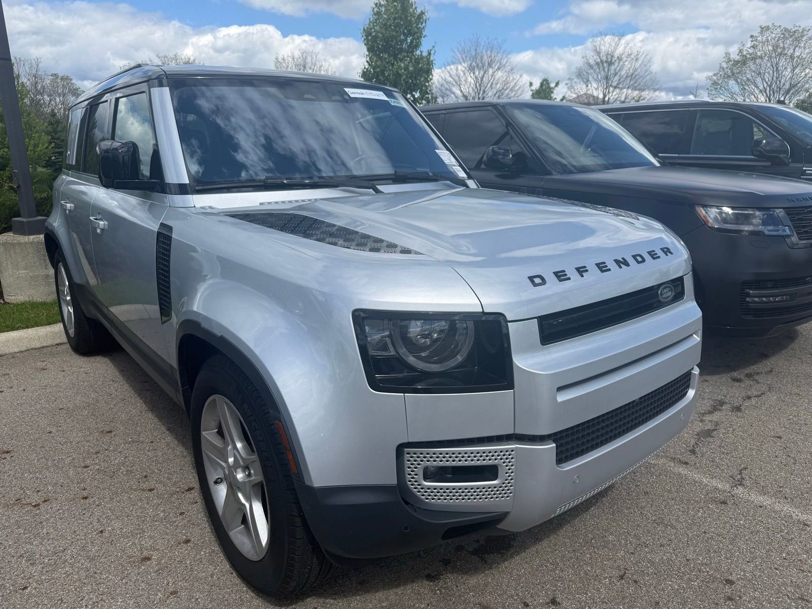 Used 2020 Land Rover Defender 110 SE AWD/4WD image 3