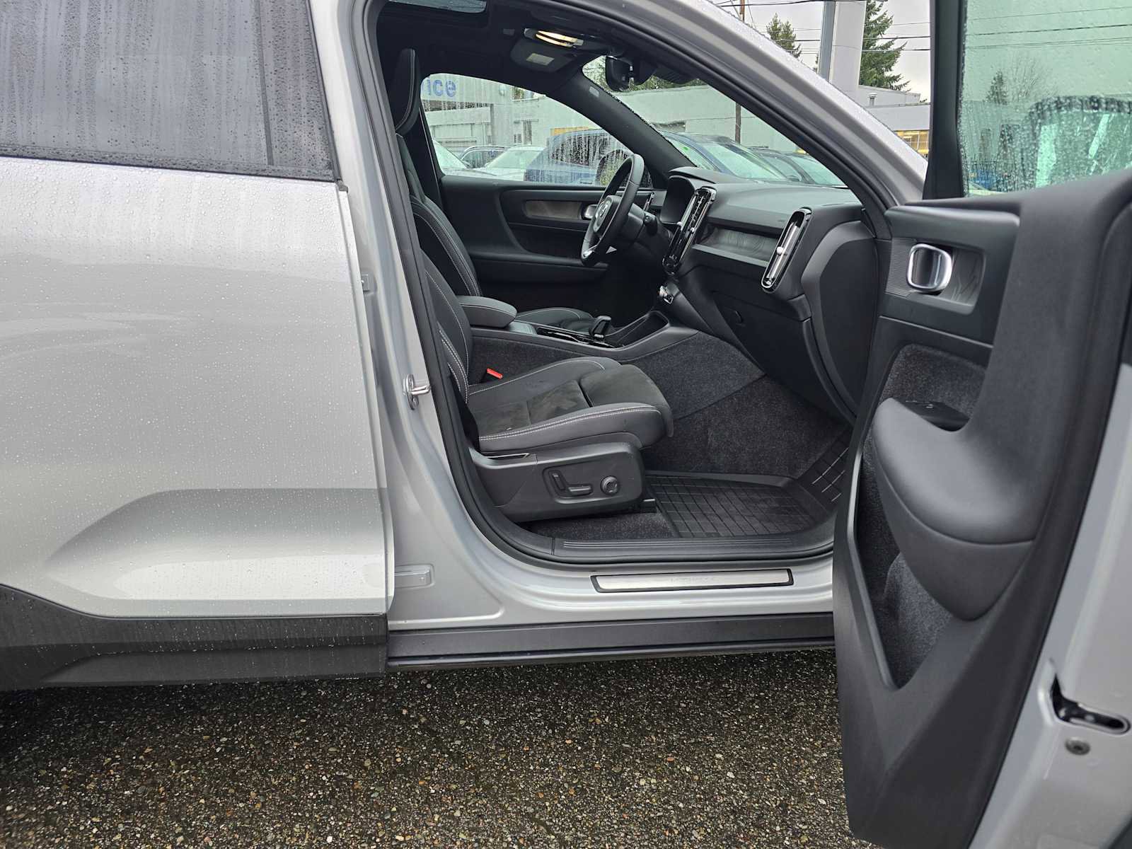 Certified 2023 Volvo XC40 Recharge Plus w/ Protection Package Premier image 19