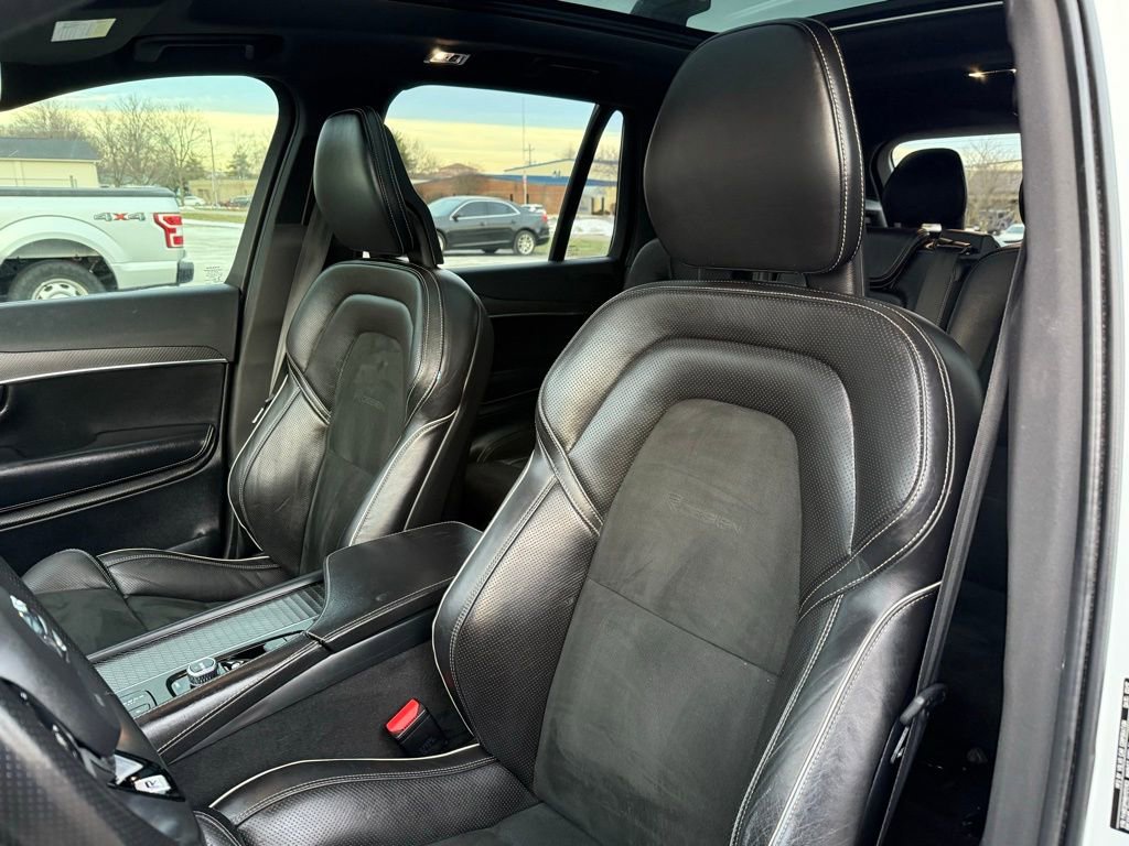 Used 2017 Volvo XC90 T8 R-Design w/ Vision Package image 13