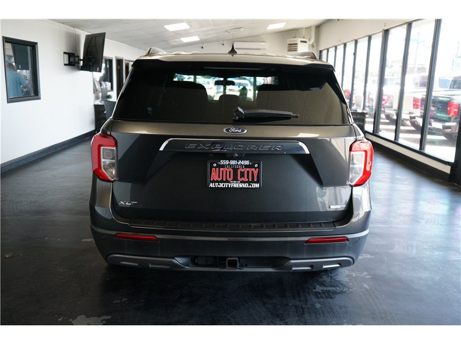 Used 2020 Ford Explorer XLT w/ Equipment Group 202A AWD/4WD image 6