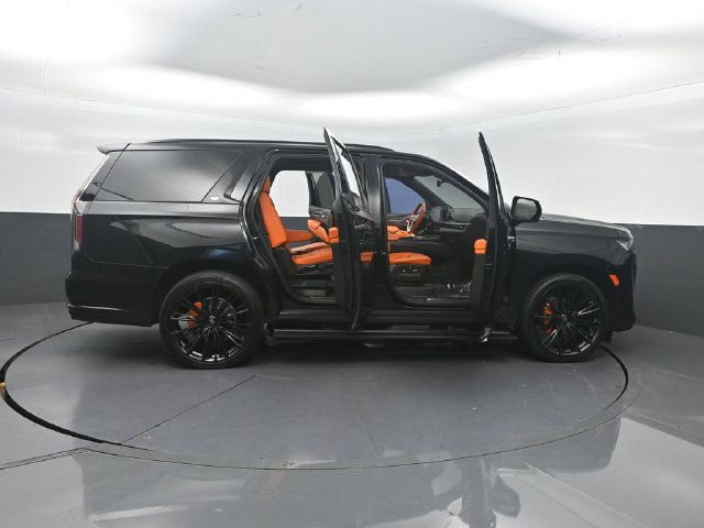Used 2022 Cadillac Escalade Sport w/ Touring Package AWD/4WD image 31