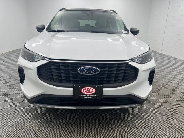Used 2023 Ford Escape Active w/ Tech Pack #1 AWD/4WD image 3