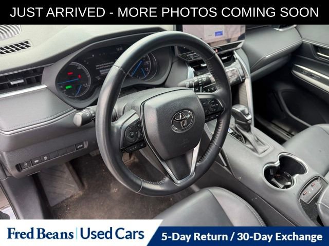 Used 2023 Toyota Venza Nightshade image 11