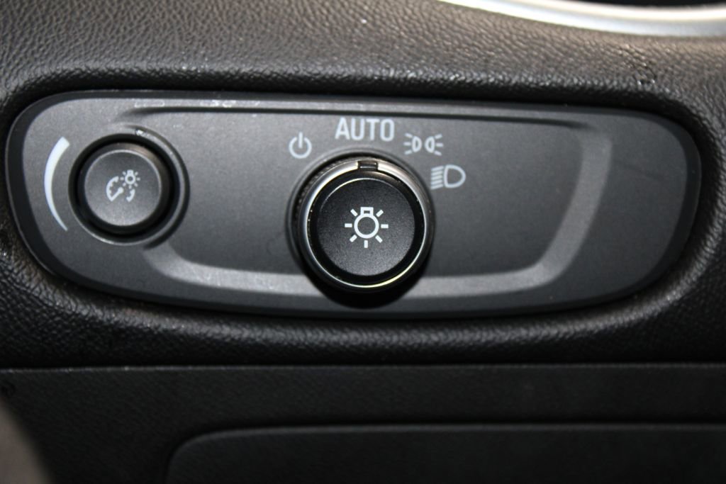 Used 2019 Chevrolet Malibu LS image 18