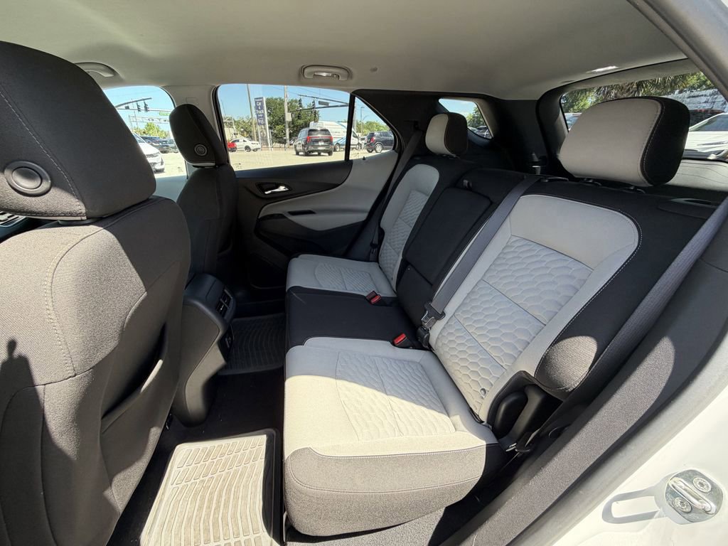 Used 2021 Chevrolet Equinox LS w/ LS Convenience Package FWD image 17