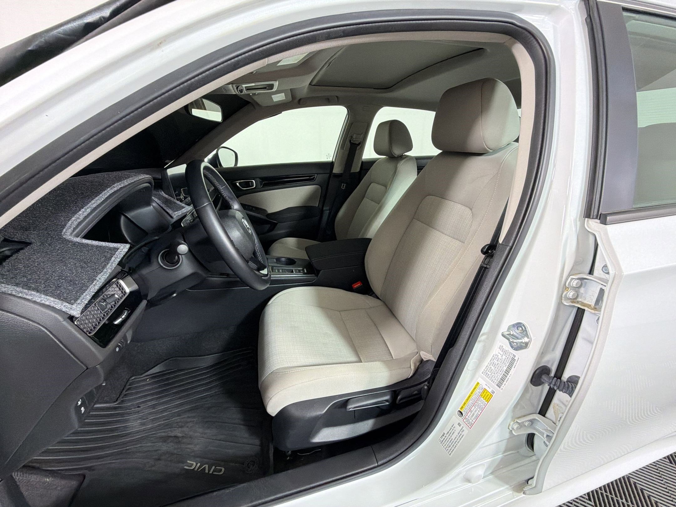 Used 2024 Honda Civic EX image 5