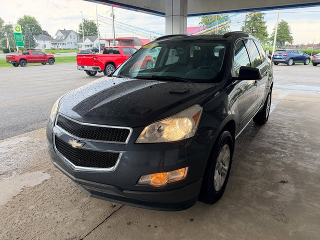 Used 2012 Chevrolet Traverse LS FWD image 2