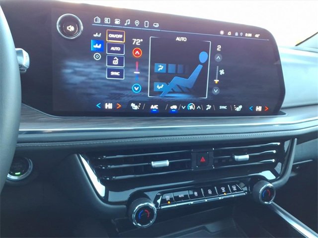 Used 2025 Chevrolet Suburban LT w/ Sun And Tow Package image 13