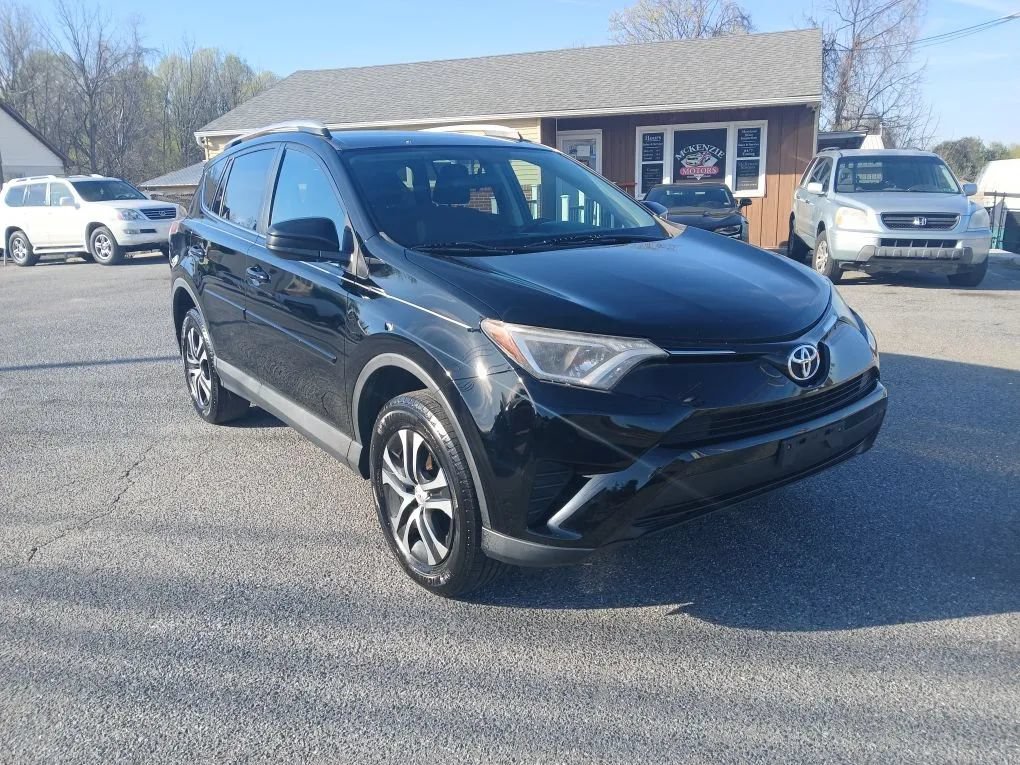 Used 2016 Toyota RAV4 LE FWD image 3