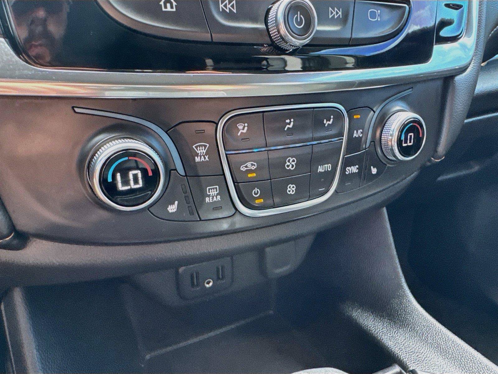 Used 2021 Chevrolet Traverse LT FWD image 21