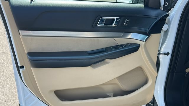 Certified 2017 Ford Explorer FWD image 18