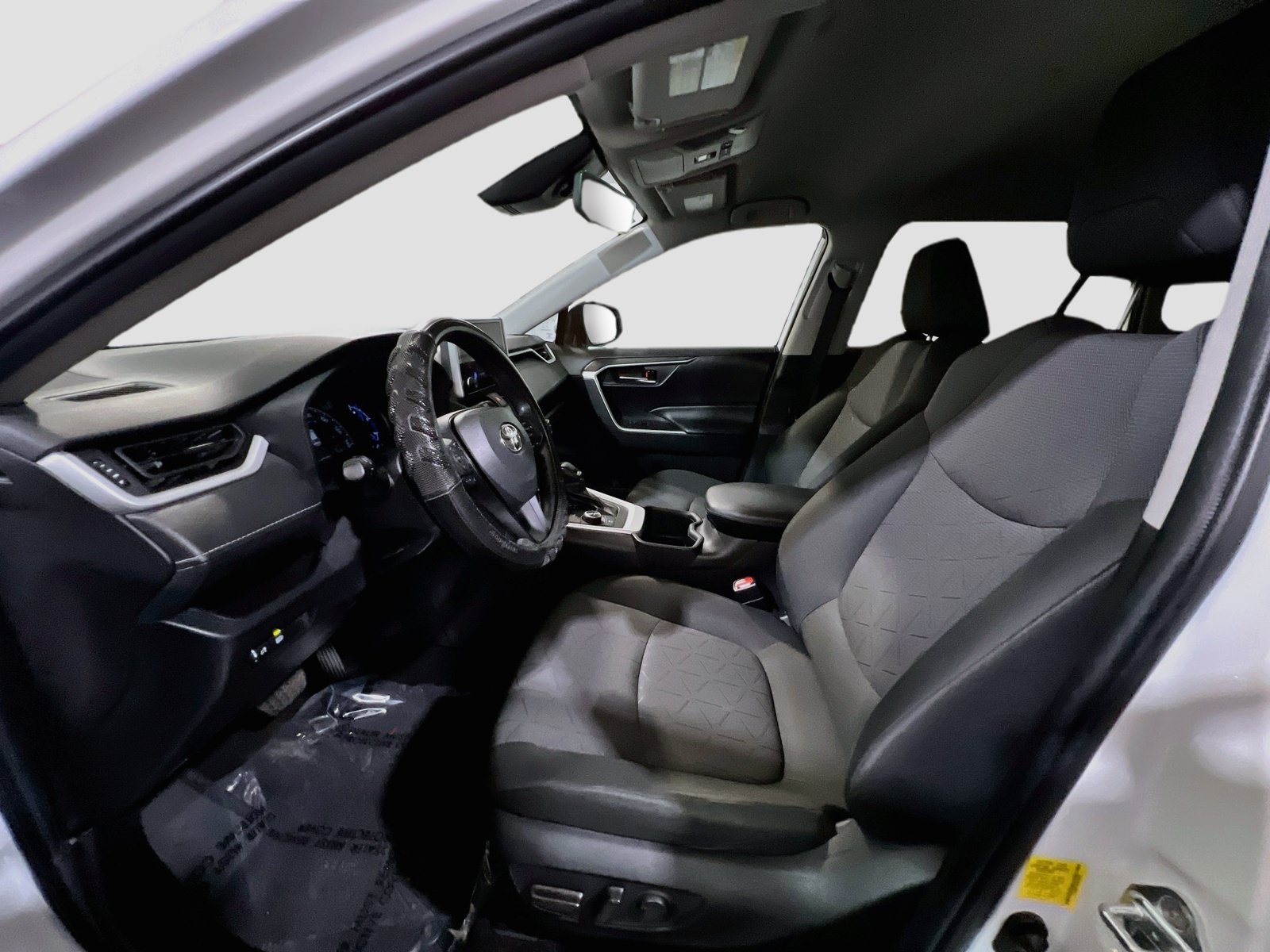 Used 2023 Toyota RAV4 AWD Hybrid image 14