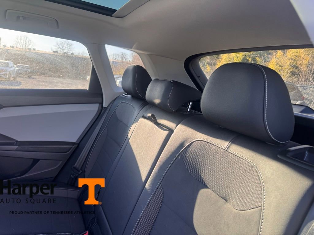 Used 2024 Volkswagen Taos SE image 9