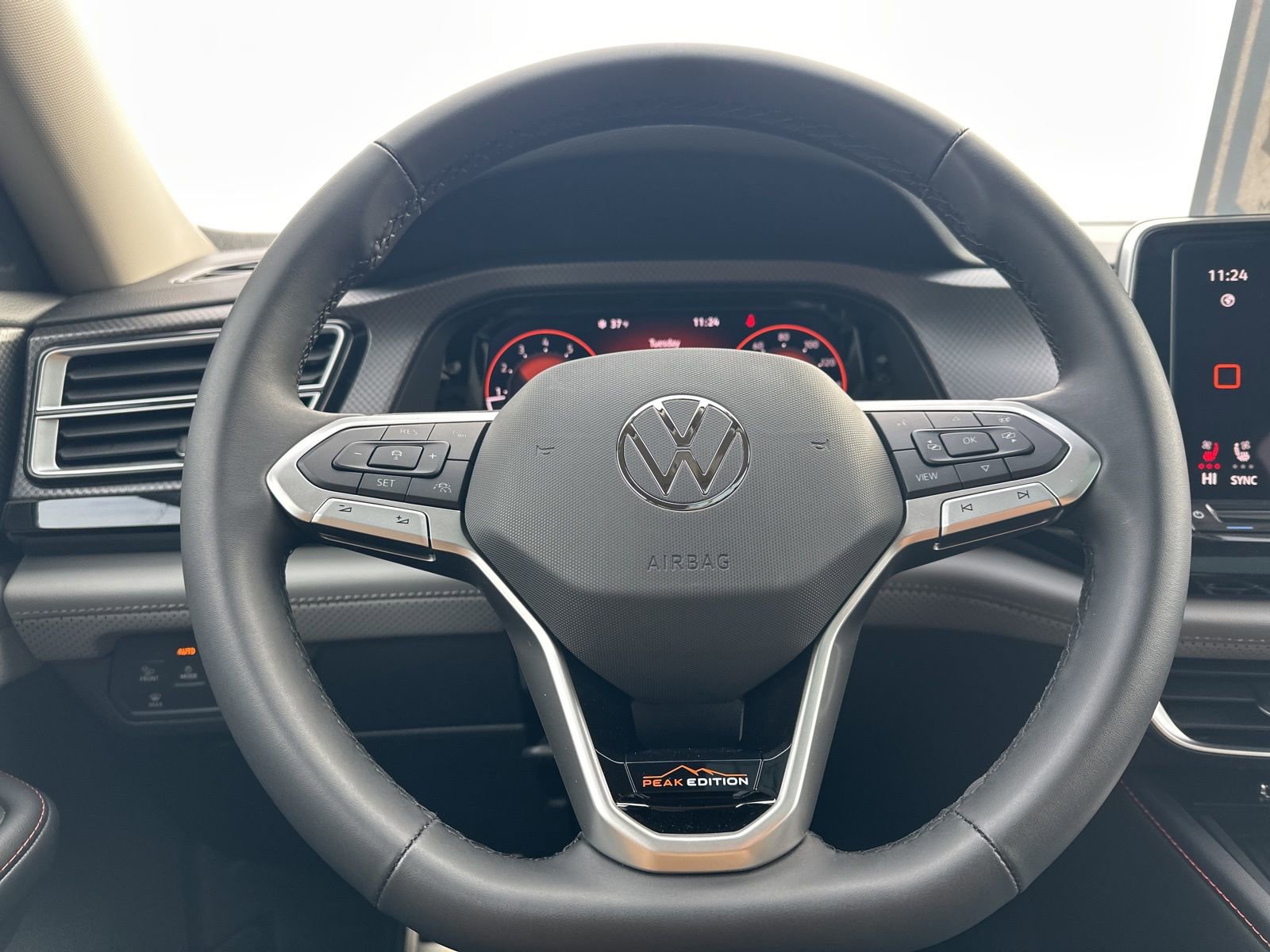 New 2026 Volkswagen Atlas Peak Edition image 15
