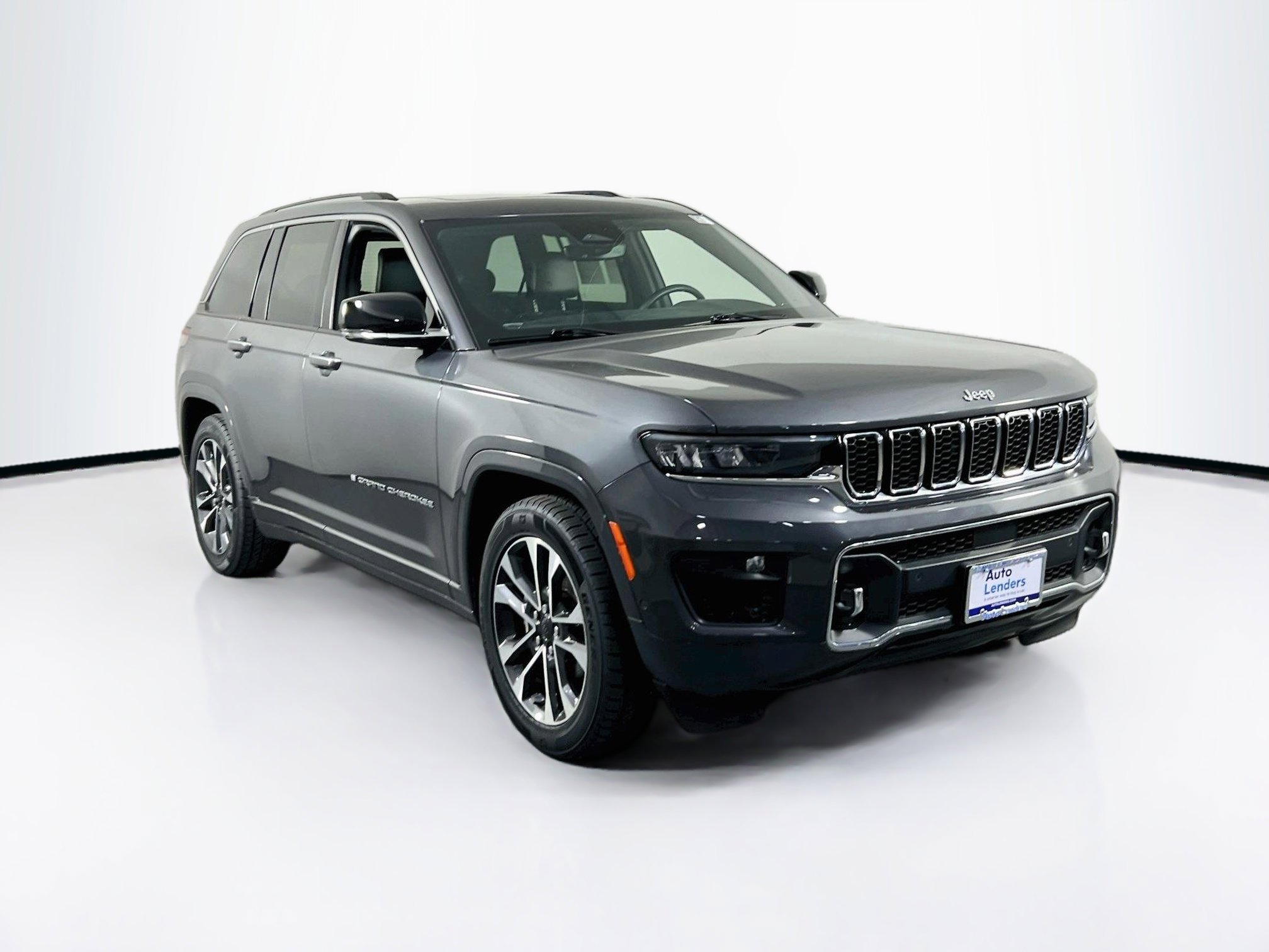 Used 2022 Jeep Grand Cherokee Overland AWD/4WD image 3