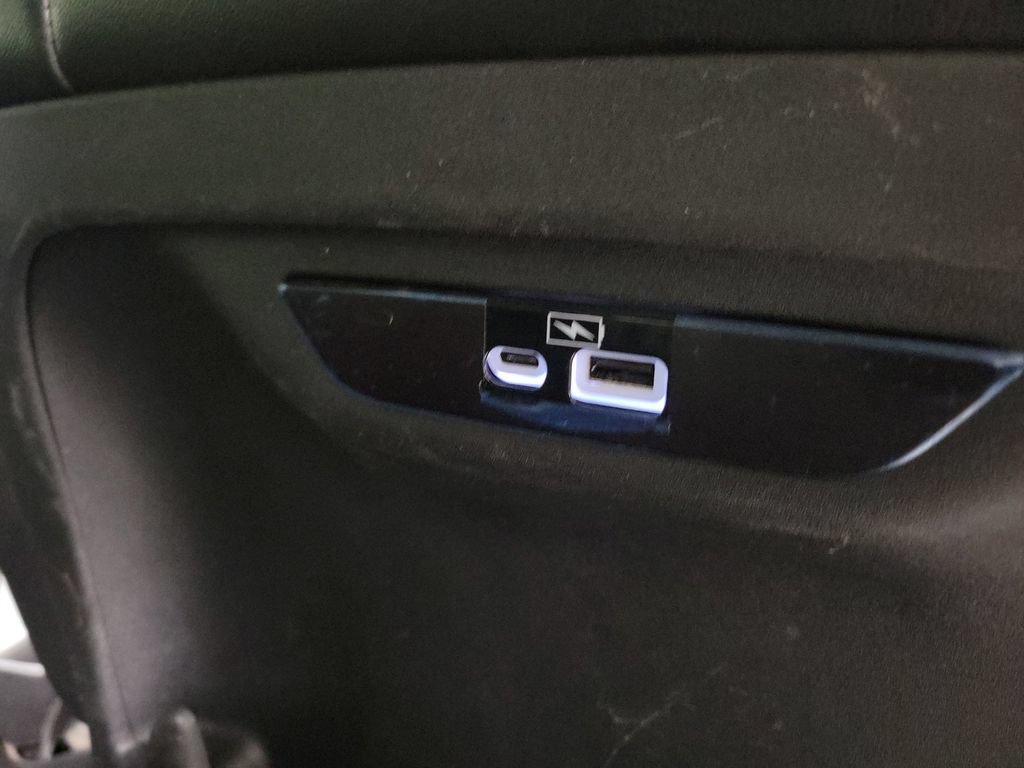 Used 2023 Chrysler Pacifica Touring-L FWD image 24