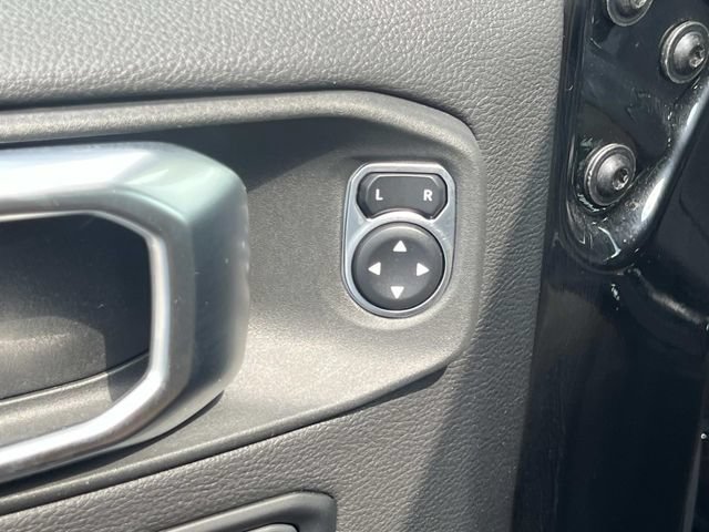 Used 2023 Jeep Gladiator Rubicon w/ Cold Weather Group AWD/4WD image 14