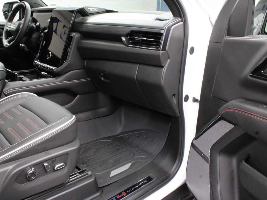 Used 2026 GMC Yukon AT4 Ultimate w/ LPO, Floor Liner Package AWD/4WD image 44