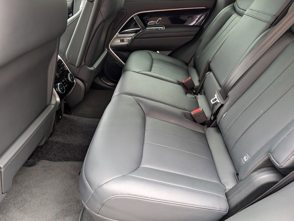Used 2023 Land Rover Range Rover SE image 29