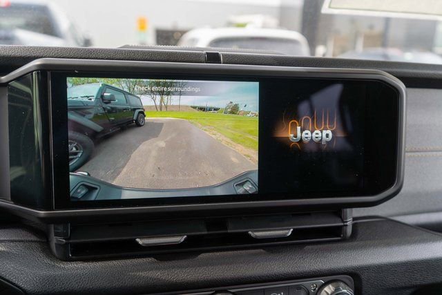 New 2026 Jeep Gladiator Sport AWD/4WD image 17
