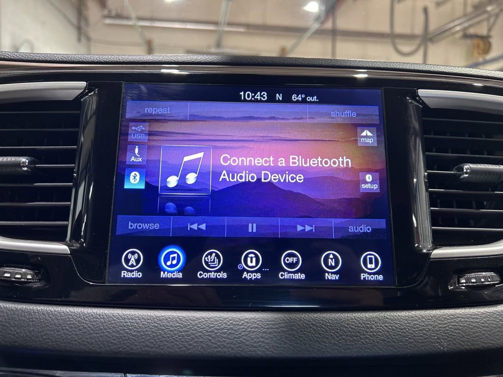 Used 2017 Chrysler Pacifica Touring-L image 31