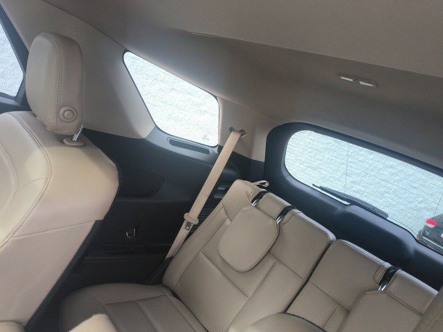 Used 2020 Ford Explorer XLT w/ Equipment Group 202A image 15