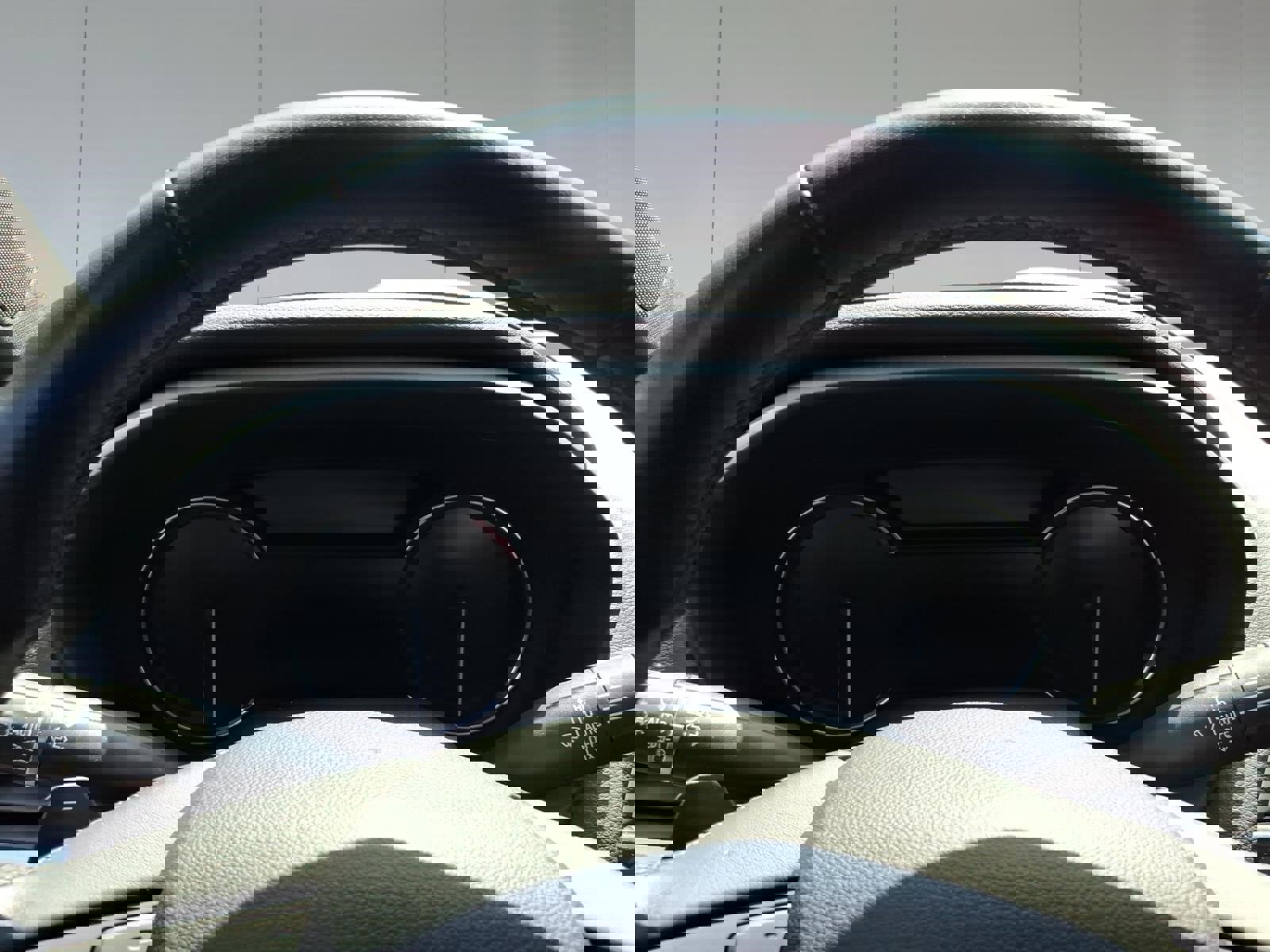 Used 2025 Cadillac CT4 Premium Luxury image 12