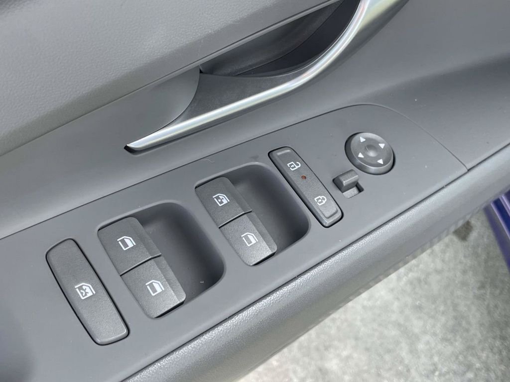 New 2025 Hyundai Elantra Sport FWD image 14