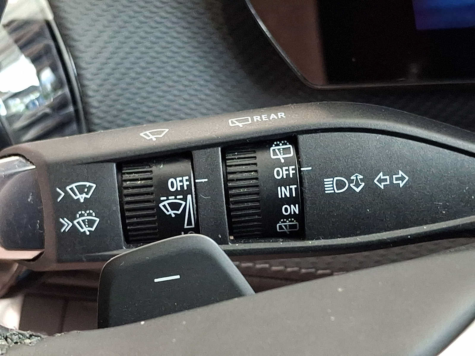 Used 2026 Chevrolet Equinox LT AWD/4WD image 25