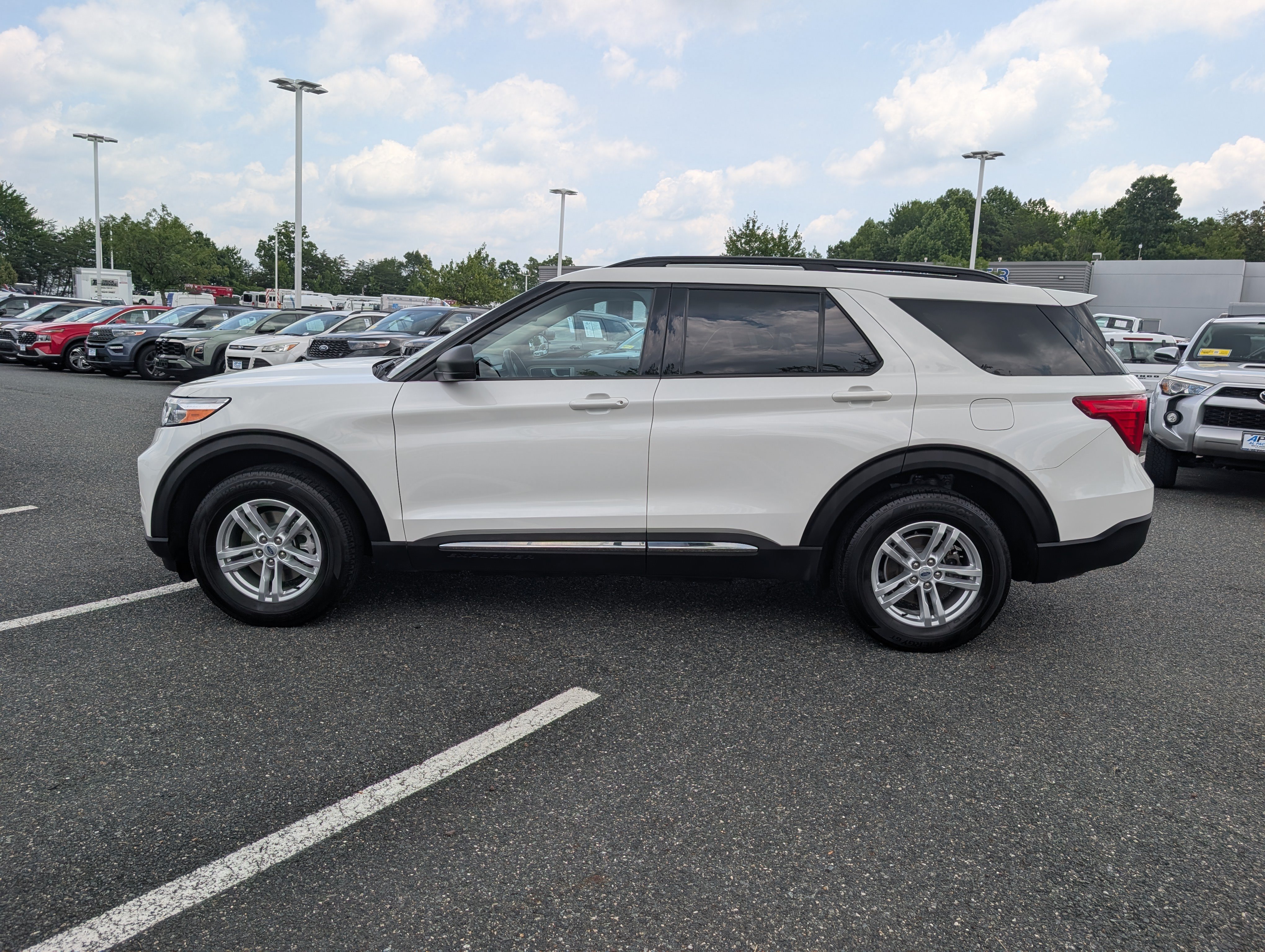 Certified 2023 Ford Explorer XLT AWD/4WD image 6