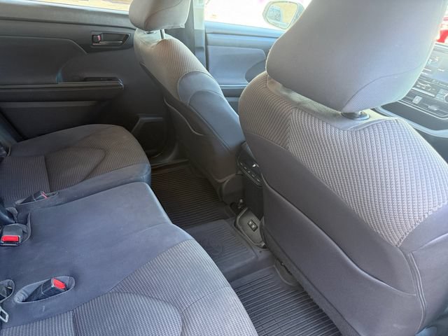 Used 2020 Toyota Highlander LE AWD/4WD image 23