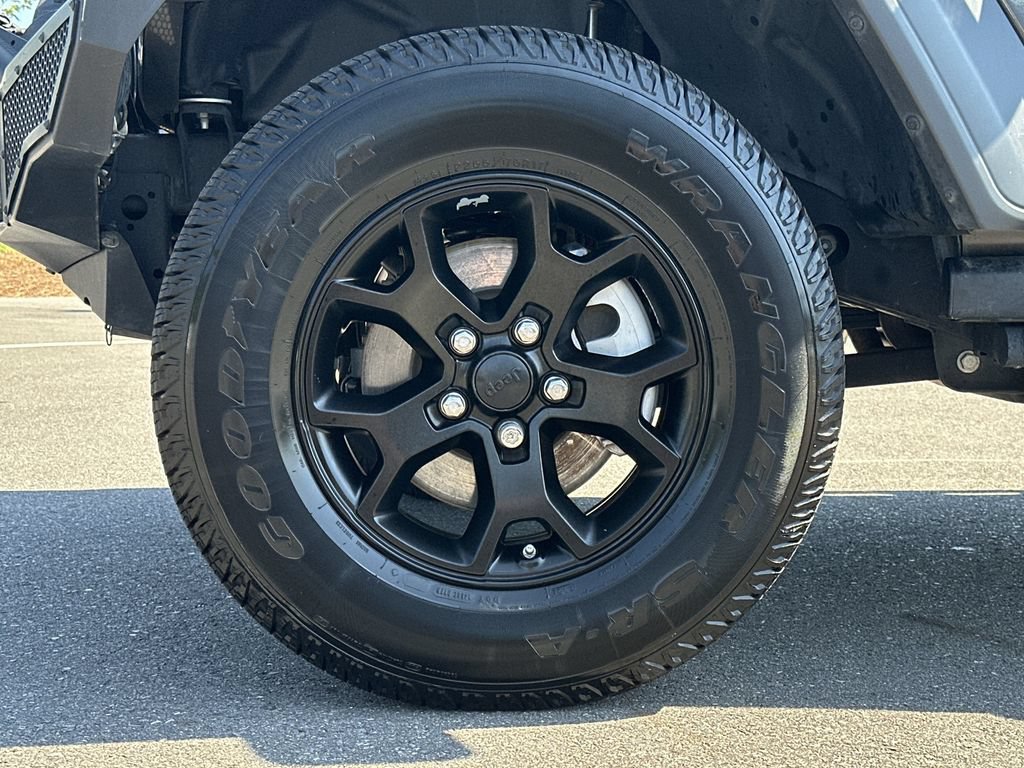 Certified 2019 Jeep Wrangler Sport AWD/4WD image 14