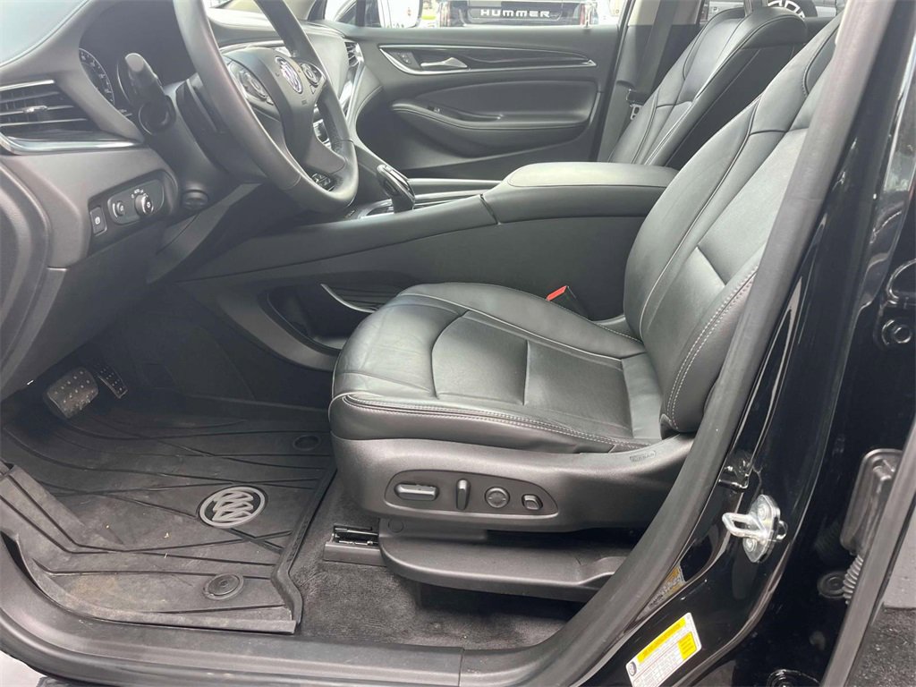 Used 2020 Buick Enclave Avenir w/ Avenir Technology Package image 28