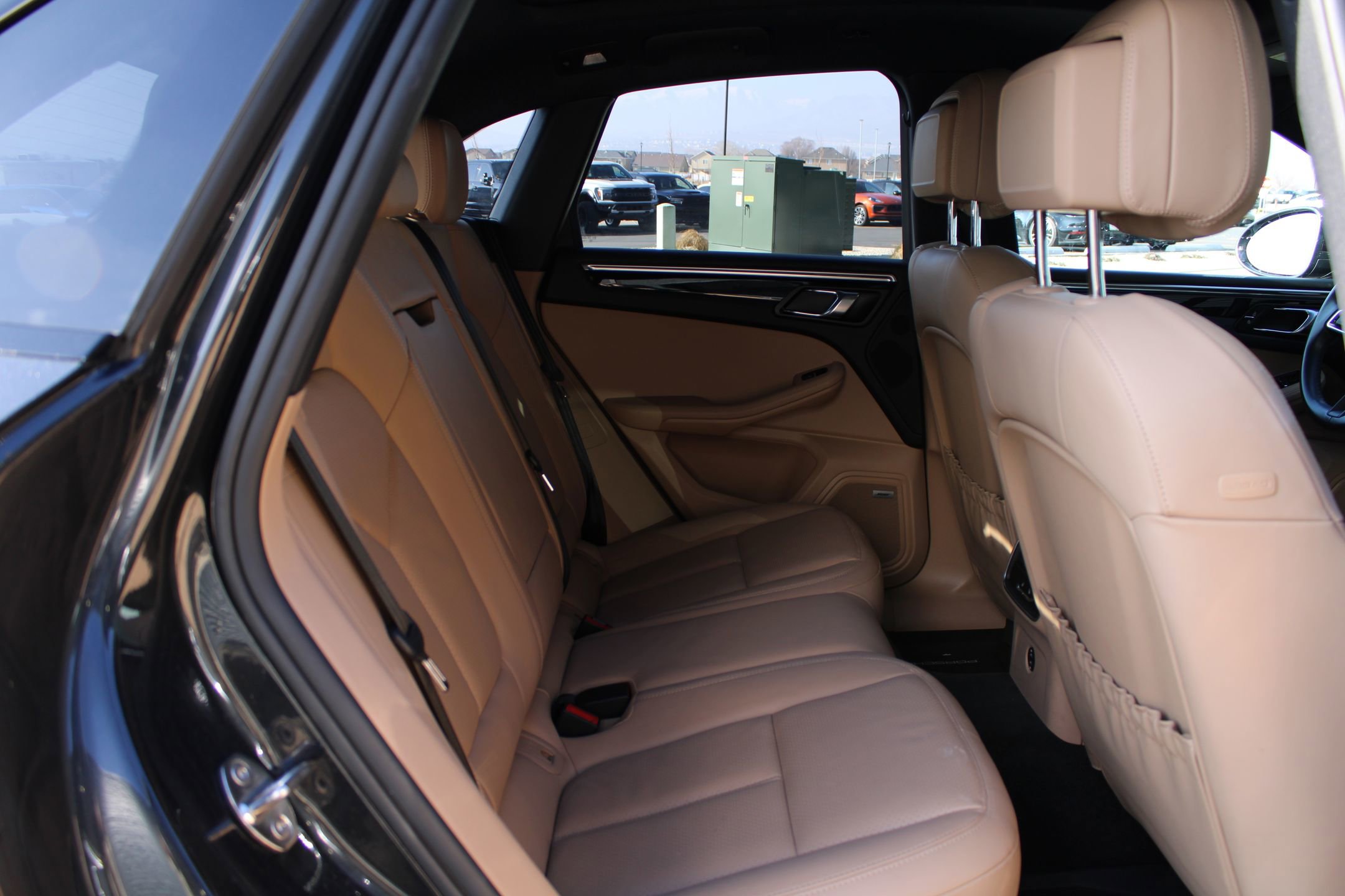 Certified 2022 Porsche Macan S image 25