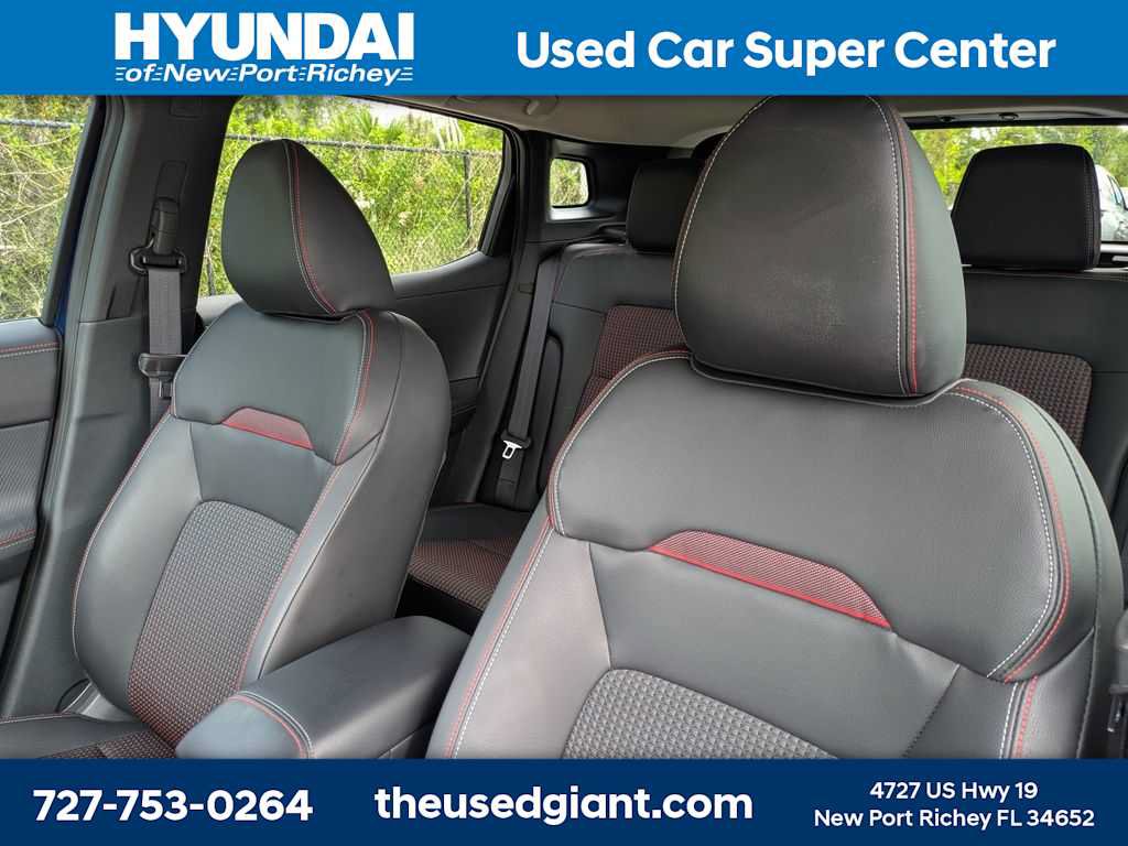 Used 2025 Nissan Kicks SR FWD image 7