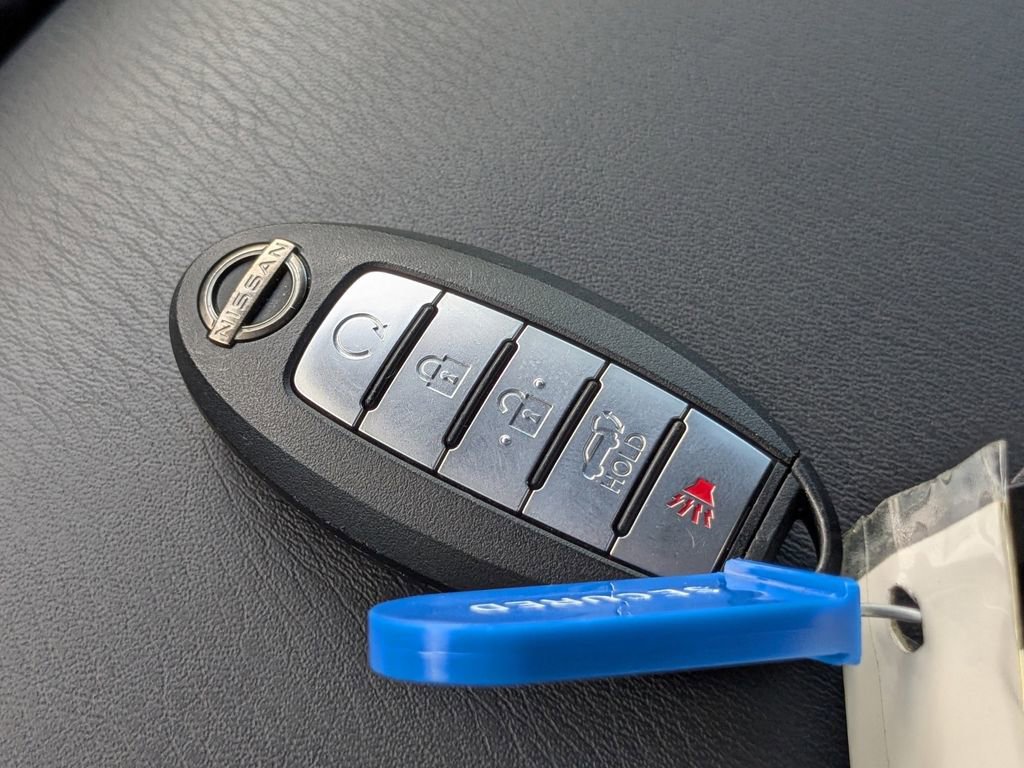 Used 2023 Nissan Armada SL w/ Captain's Chairs Package image 33