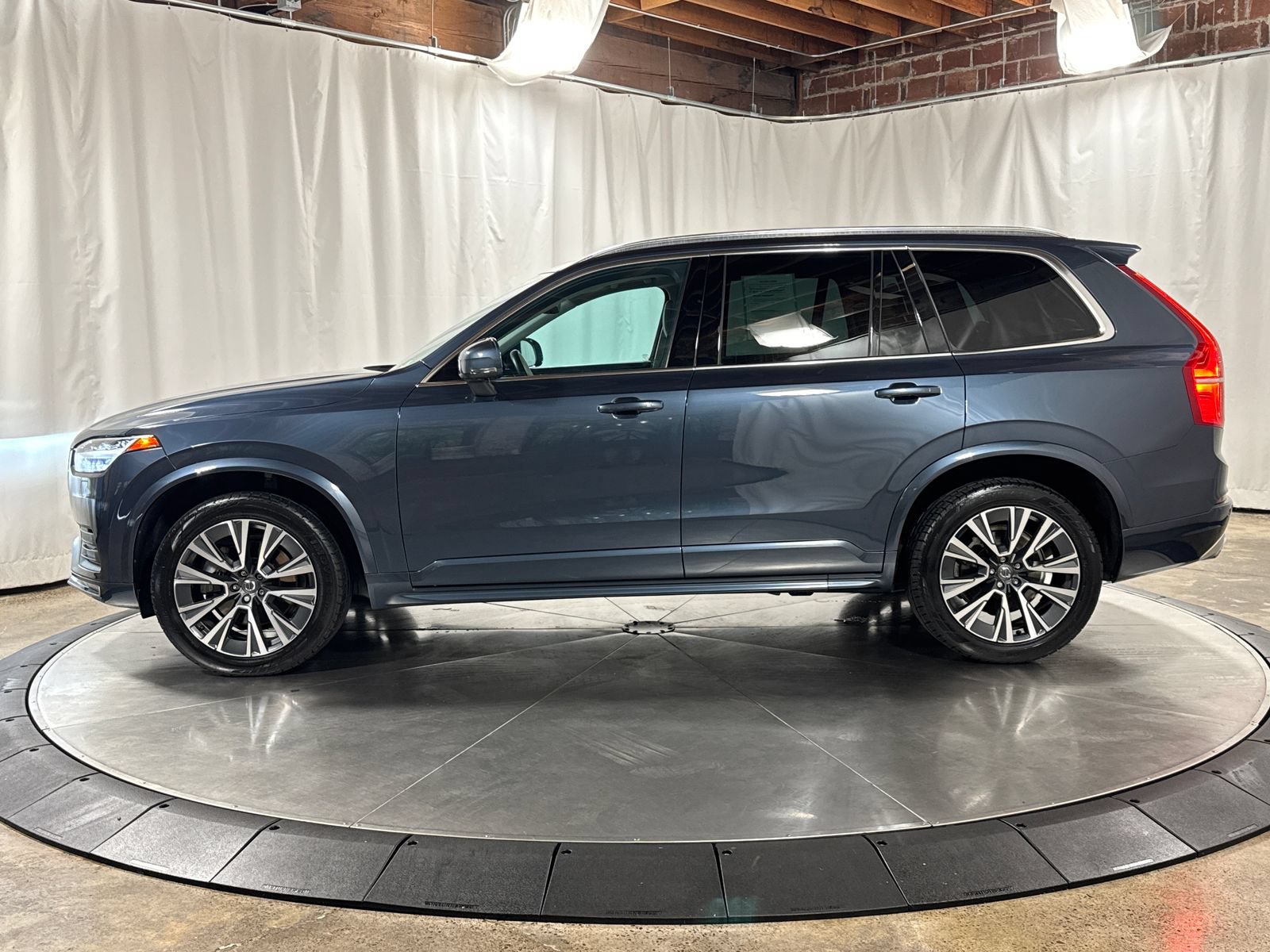 Used 2021 Volvo XC90 T5 Momentum w/ Advanced Package FWD image 8