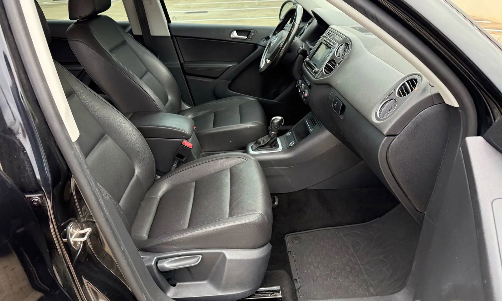 Used 2017 Volkswagen Tiguan S image 18