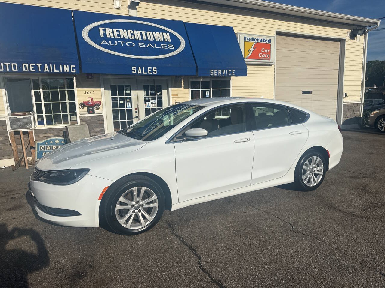 Used 2017 Chrysler 200 Limited Platinum FWD image 3