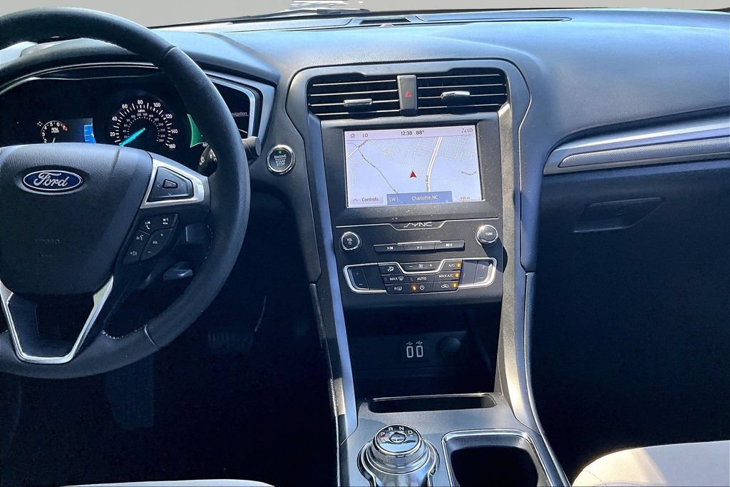Used 2020 Ford Fusion SE w/ Equipment Group 151A FWD image 10