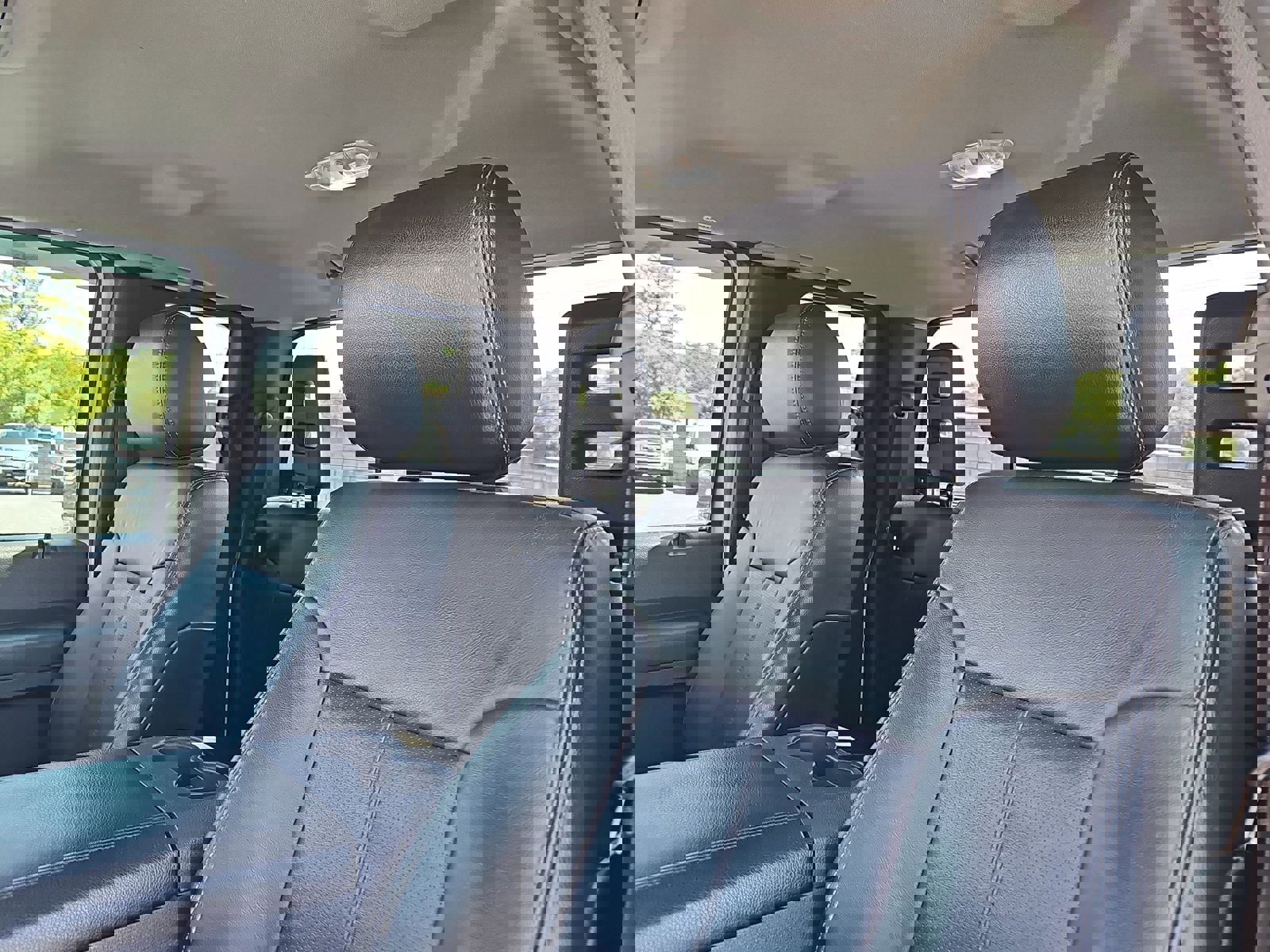 Used 2015 Ford F250 Lariat w/ Chrome Package image 13