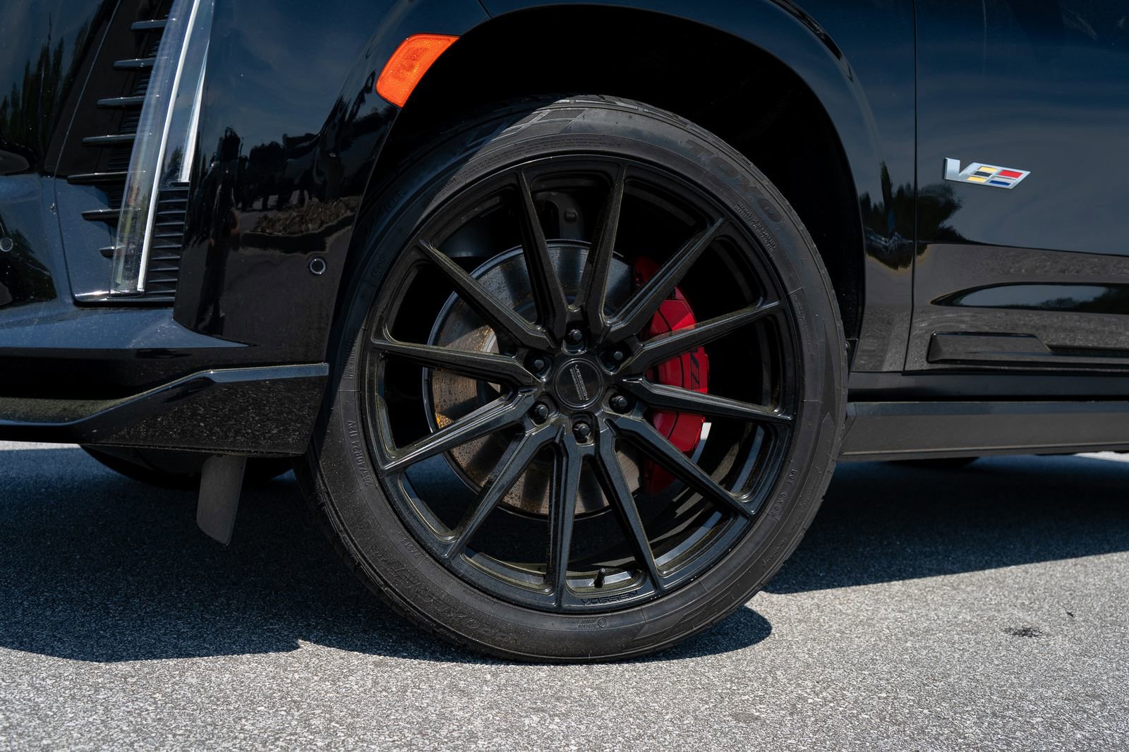 Used 2023 Cadillac Escalade V AWD/4WD image 7