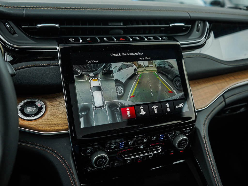 New 2025 Jeep Grand Cherokee Summit image 24